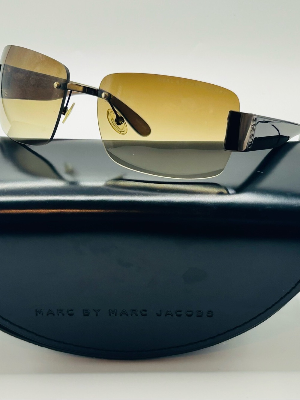 Marc Jacobs Rimless Sunglasses with Brown Gradient Lenses